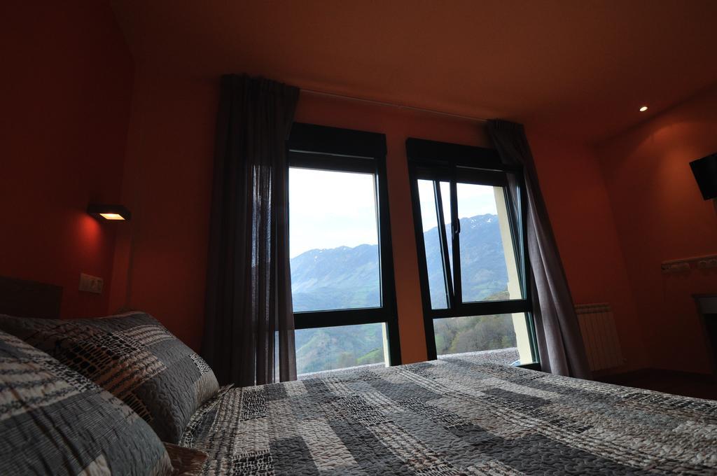 Mirador Del Angliru Hostel Riosa Room photo