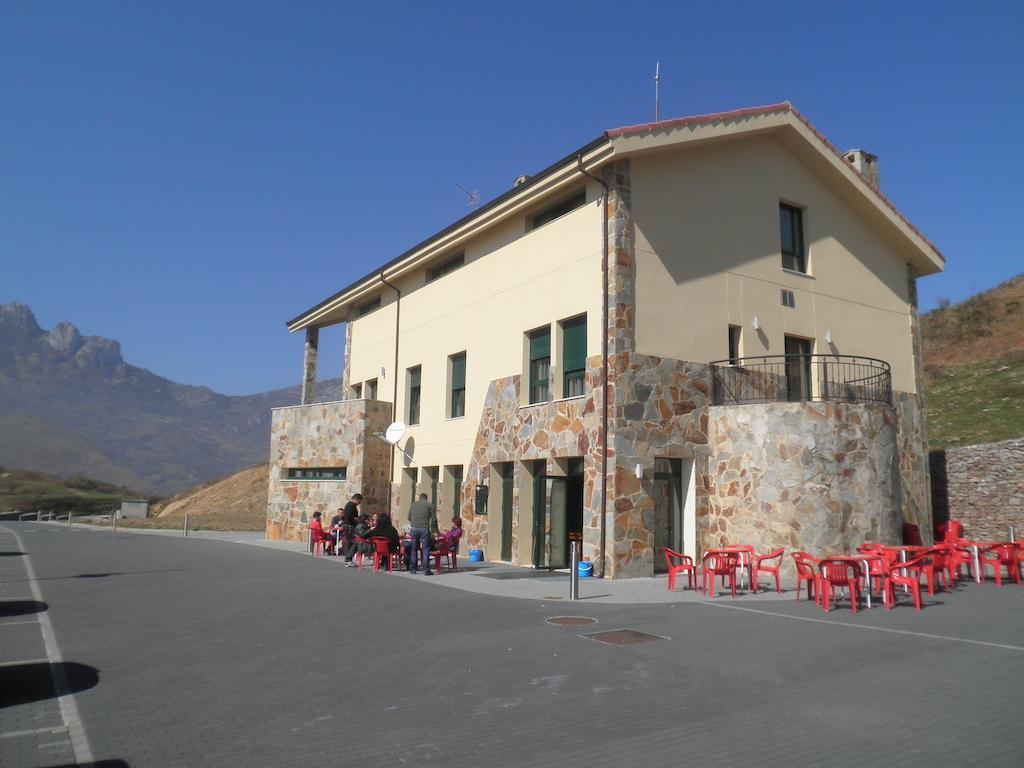 Mirador Del Angliru Hostel Riosa Exterior photo